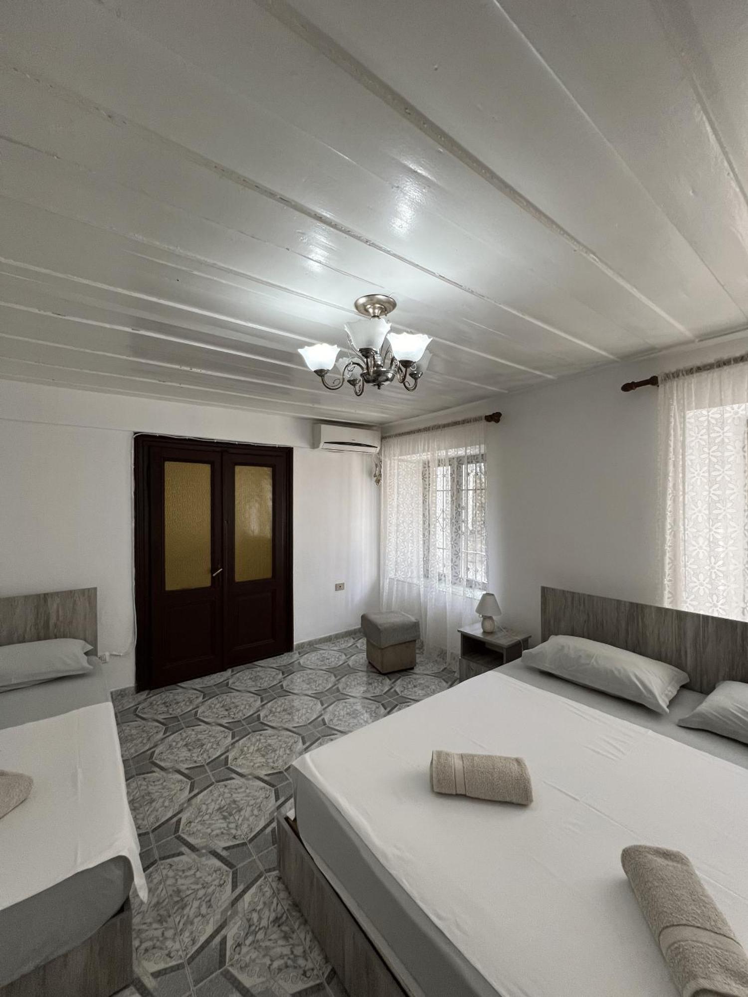 Onetwosleep Guesthouse Shkoder Luaran gambar