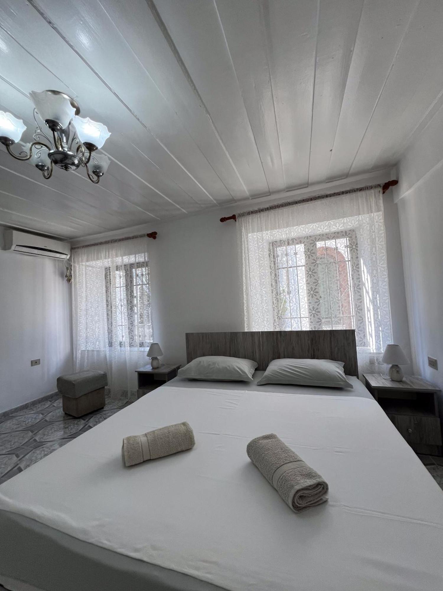 Onetwosleep Guesthouse Shkoder Luaran gambar