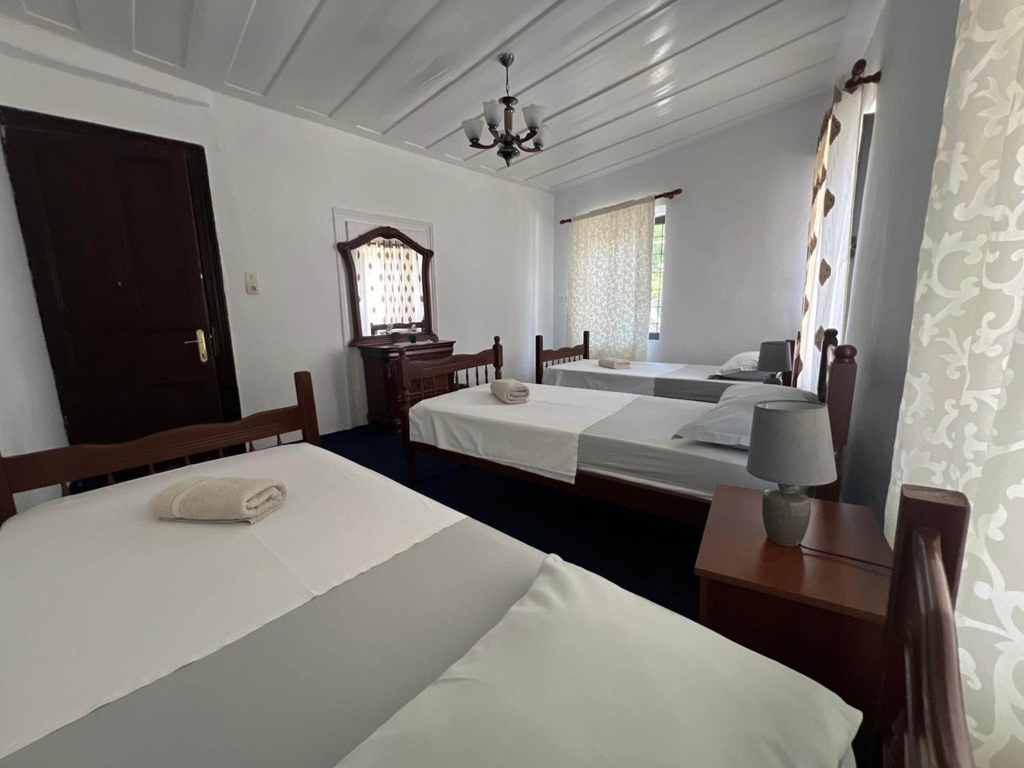 Onetwosleep Guesthouse Shkoder Luaran gambar